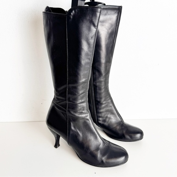 Pepe Castell Shoes - Vintage Pepe Castell Black Leather Knee-High Boots size 39